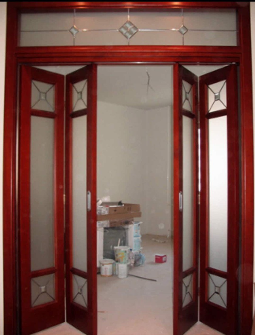 Дверь гармошка с декоративными стеклянными вставками Черемхово